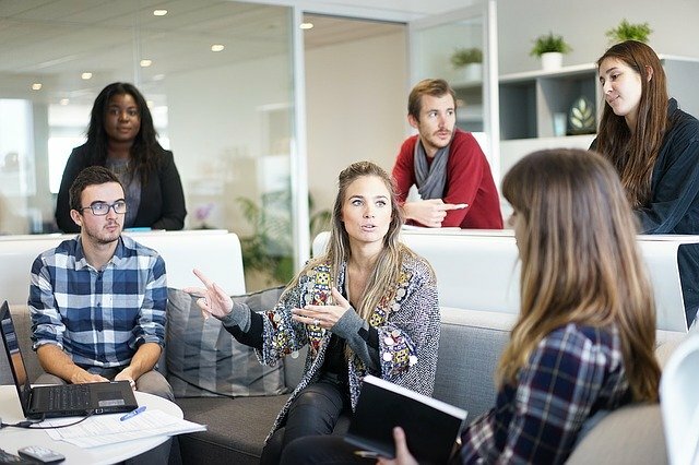 why-building-an-analytics-community-is-key-to-data-driven-transformation