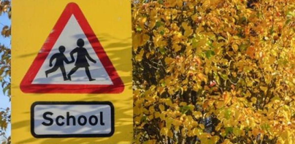 school_crossing_sign_Thumb