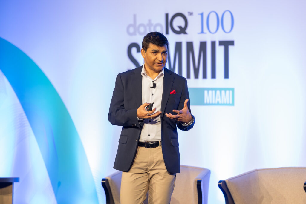 Avinash Tripathi explains how to be a data narrator in Miami.