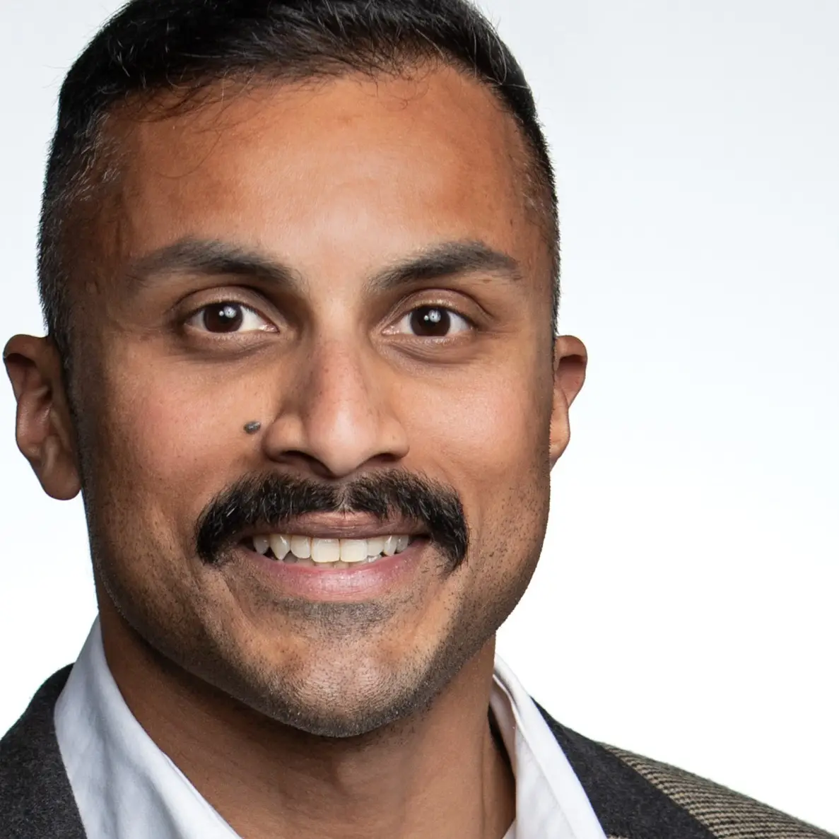 Nav Thomas 642 HiRes