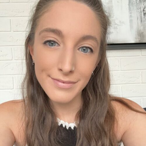 Sarah Taylor Headshot